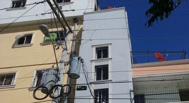 Hombre alegadamente se prende fuego y muere en su residencia 