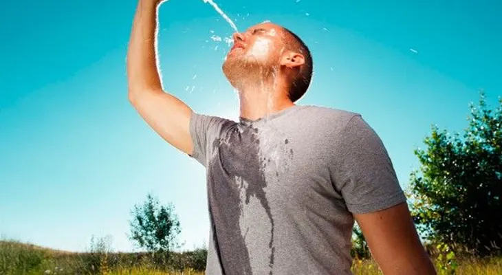 Salud pide tomar agua y evitar el alcohol por ola de calor que afecta el país