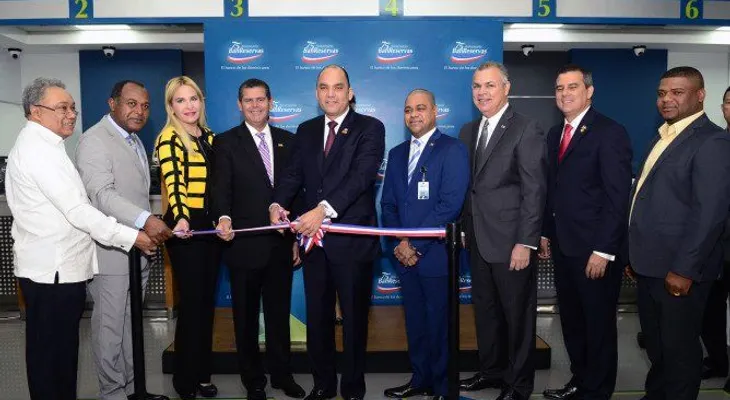 Banreservas inaugura oficina en Merca Santo Domingo
