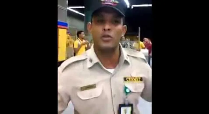 Que lío entre seguridad y un joven que quería tomar el Metro 