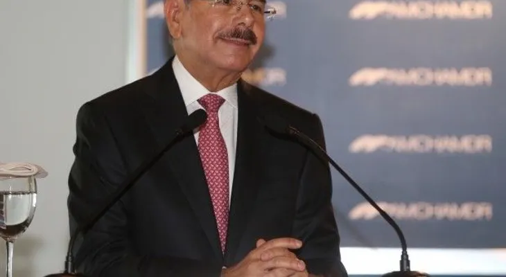 Danilo llama a un pacto público?privado para crear una clase media grande y fuerte