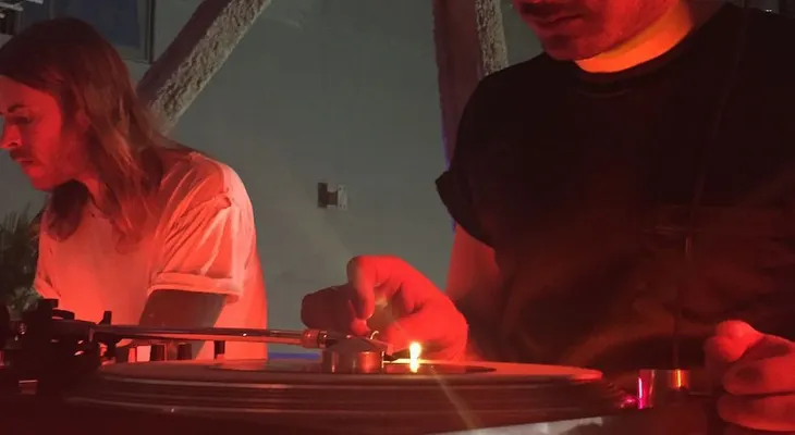 Elijah Wood quiere llevar su música a Latinoamérica