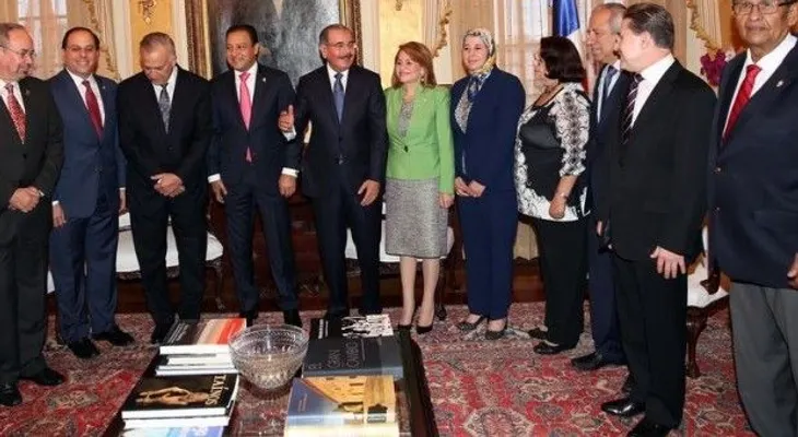 Danilo Medina recibe a miembros del FOPREL