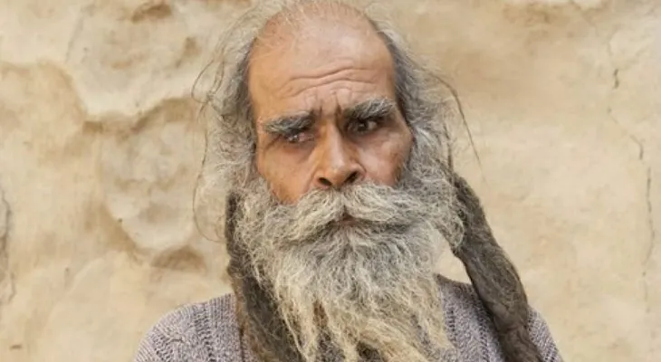 El hombre que duró 37 años sin bañarse
