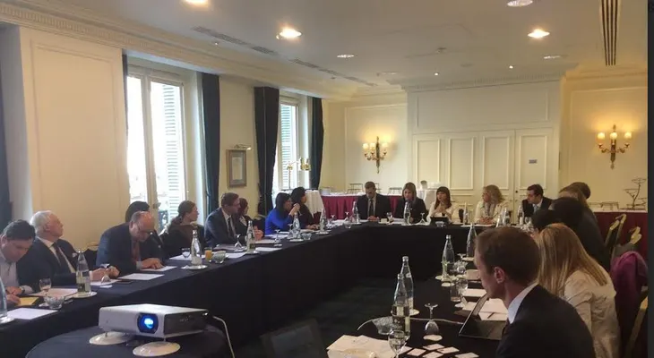 DICOEX celebra en Francia mesa redonda sobre empaquetado a productos de tabaco 