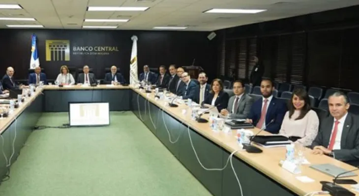 Valdez Albizu informa al FMI: economía RD tendrá mayores expansiones en AL