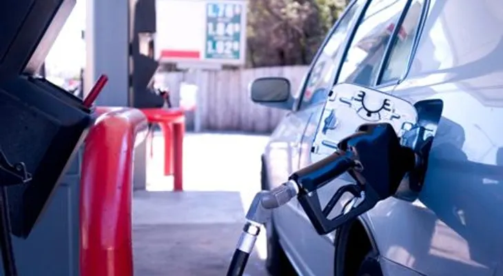 Suben RD$2.00 a las gasolinas y congelan los demás combustibles 