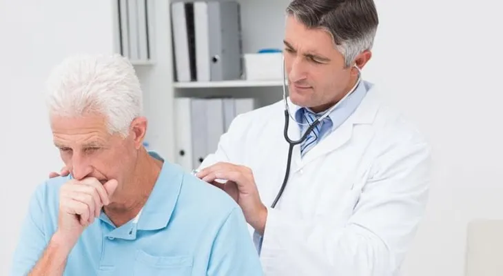La fibrosis pulmonar idiopática prevalece en hombres fumadores; consejos