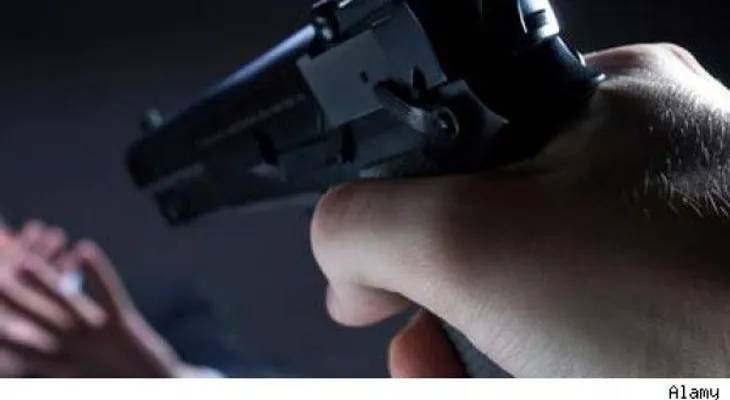Hombre hiere hijo en discusión por nietos
