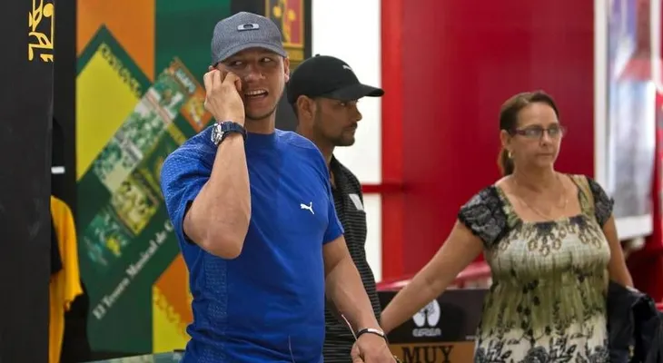 Yuliesky Gourriel a punto de cortar todos los lazos con la pelota cubana 