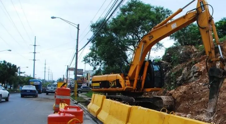 Obras Publicas avanzan trabajos elevados en avenida ecológica
