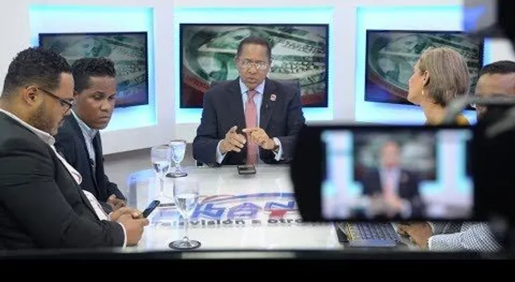 Ismael presenta contundentes pruebas de "puñaladas traperas" de Ramfis, que se "vendió" al Gobierno 