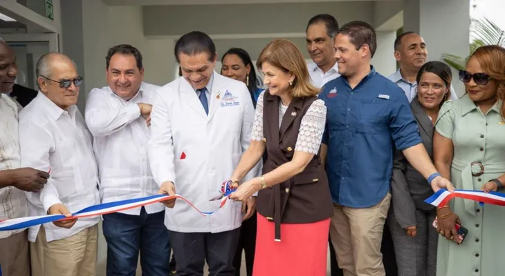 Gobierno entrega unidad de emergencia del Hospital Dr. Alejo Martínez García