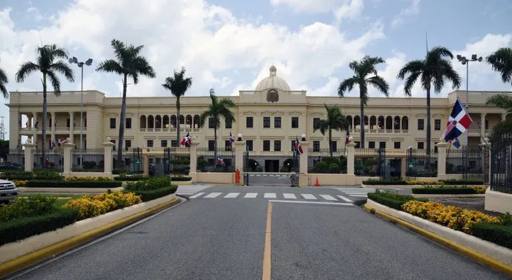 Poder Ejecutivo designa al sacerdote Jorge William Hernández Díaz como presidente del Consejo Directivo del CAID