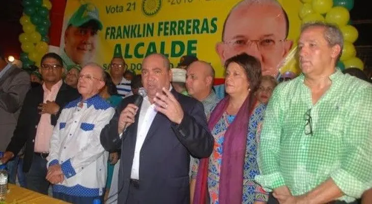 Oficializan candidatura a alcalde del PLR en Santo Domingo Norte