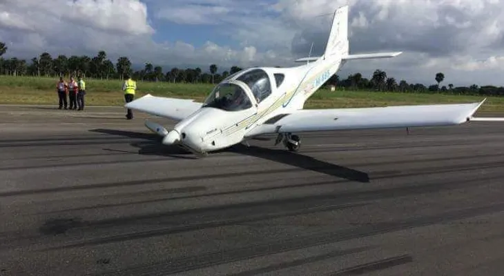 Avioneta accidentada tuvo problemas con el tren delantero; ocupantes salieron ilesos