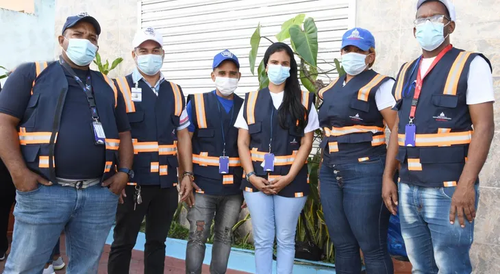 Salud Pública entrega 1,200 chalecos a inspectores COVID-19; estarán vigilantes al cumplimiento de la resolución