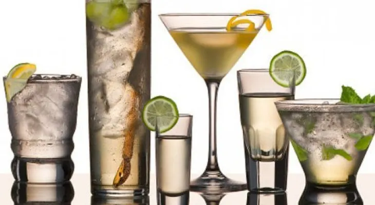 Beber cocteles podría causarte infartos