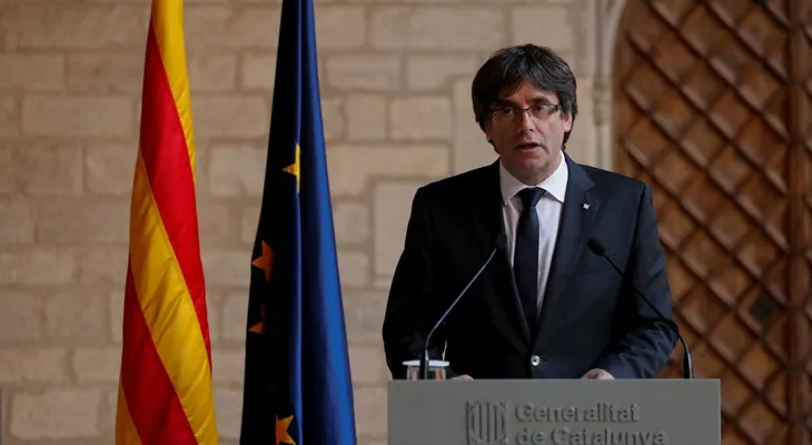 El presidente Carles Puigdemont, viajó a Bruselas una hora después de ser querellado por sedición
