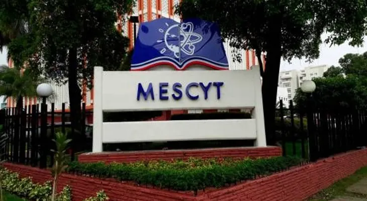 Hijos de migrantes dominicanos en EEUU podrán solicitar becas para posgrado