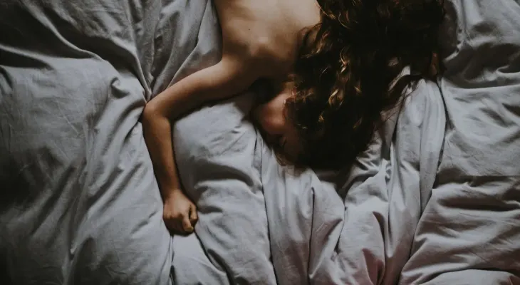 La brecha del orgasmo: por qué muchas mujeres no llegan al clímax y cómo abordarlo
