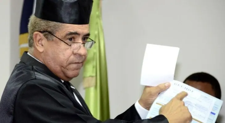 Rechazan por sentencia devolver armas y otros equipos a Percival Peña