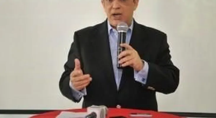Quique pide al Gobierno postergar aumento ITBIS