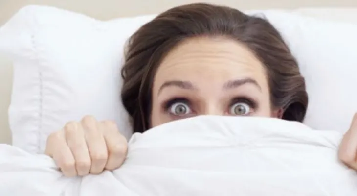 No poder moverse al despertar: Parálisis del sueño