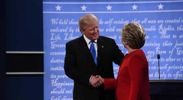 Hillary felicitó a Trump, y él también la felicita: "Hillary ha trabajado mucho por nuestro país y le debemos gratitud.... "  