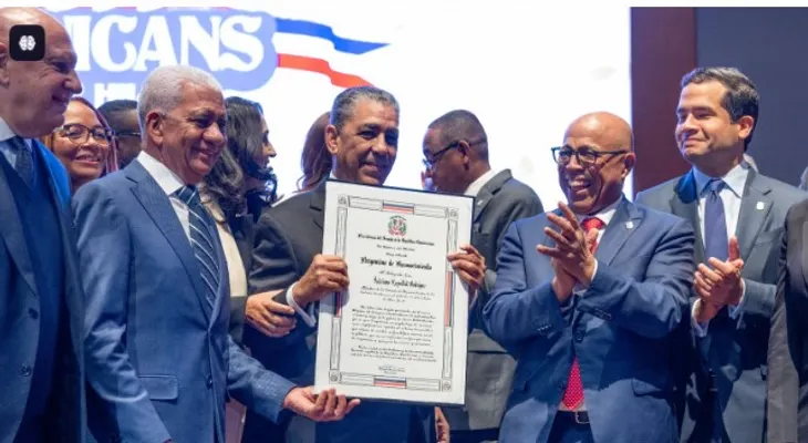 Congreso Nacional reconoce a congresista de origen dominicano, Adriano Espaillat