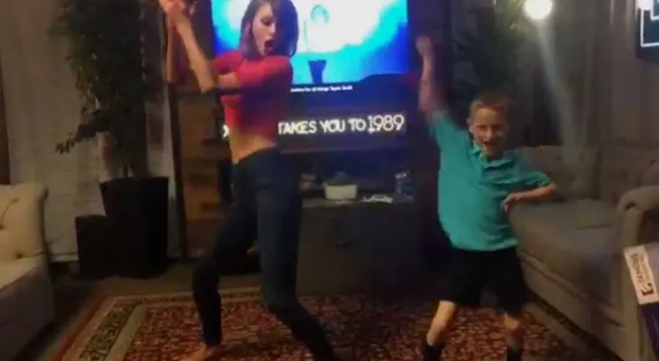 Taylor Swift cumple el sueño de un niño que quería bailar junto a ella