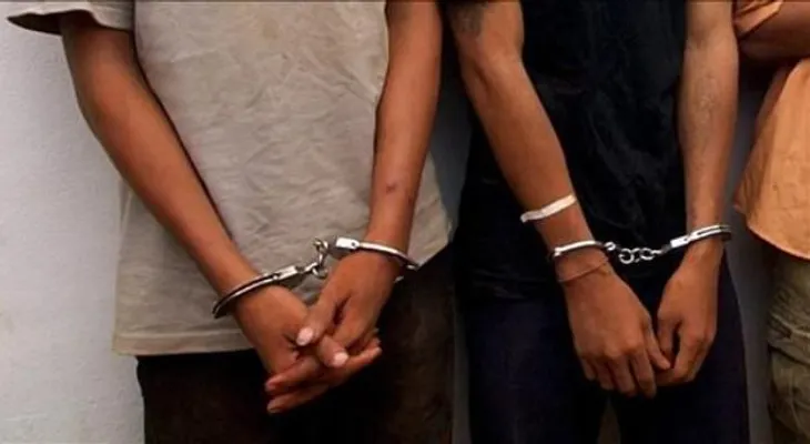 Apresan hombres acusados de robar 170 mil pesos de tienda en Manoguayabo
