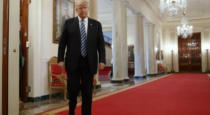 Donald Trump recurre a la Corte Suprema para revertir el bloqueo a su decreto migratorio