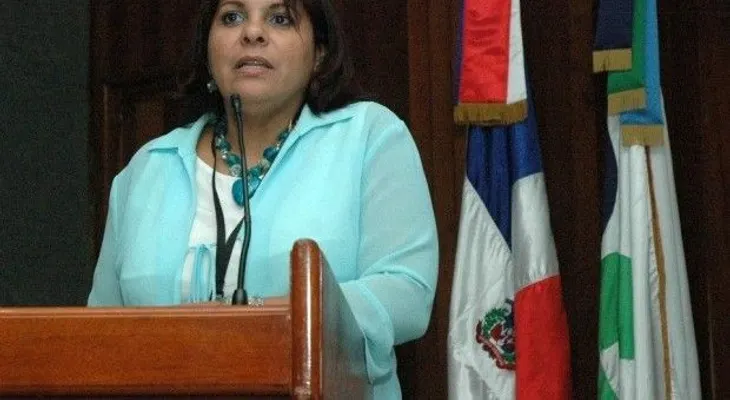 Una dominicana preside primera oficina de asuntos legales en Miami