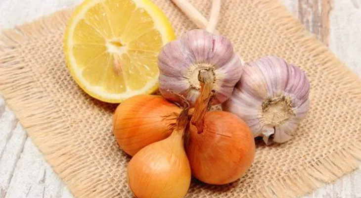 Curas con ajo, cebolla y limón. Entérate de las dolencias que puede aliviar con cada uno de ellos