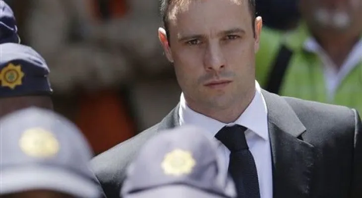 Pistorius vuelve a casa con su familia tras salir de la cárcel