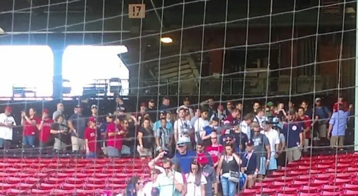 Gran ambiente en afueras del Fenway Park; hoy retirarán camiseta de David Ortiz