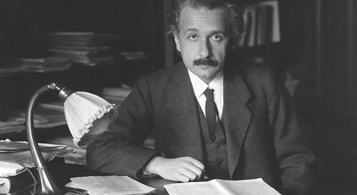 Albert Eistein tenía razón: las ondas gravitacionales existen.