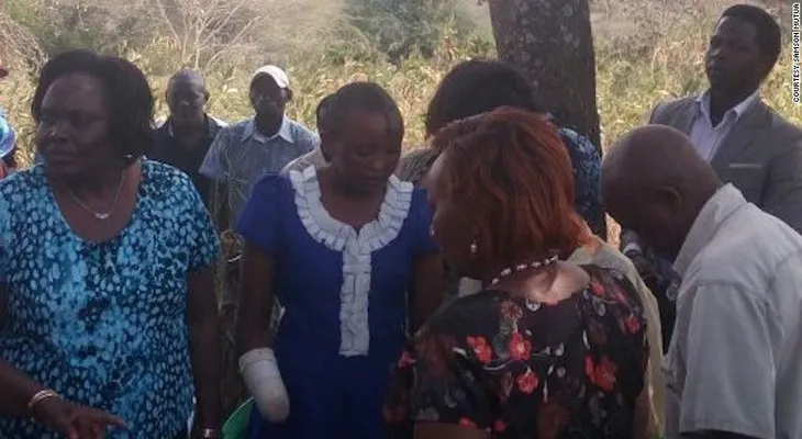 Marido corta las manos de su esposa tras acusarla de no poder tener hijos