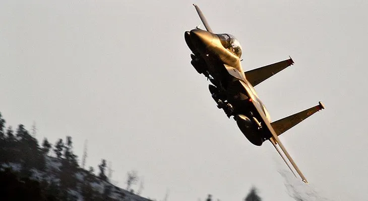 Mandan aviones militares F-15 para interceptar una aeronave cerca de una residencia de Trump