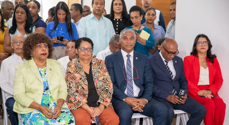 UASD INAUGURA GALERÍA DE PASADOS DIRECTORES DE LA OFICINA DE APOYO A LOS RECINTOS, CENTROS Y SUBCENTROS Y LA DEDICA AL MAESTRO JUAN B. MEJÍA