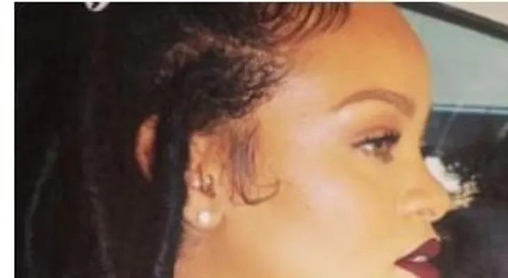 Rihanna besando a su sobrina, ambas desnudas: Una foto que obviamos publicar 