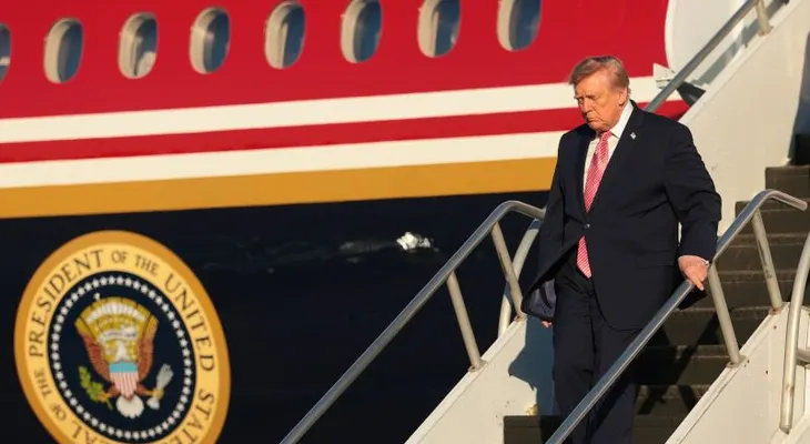 CNN amenaza con acciones legales si la Casa Blanca no le restablece el acceso al Air Force One