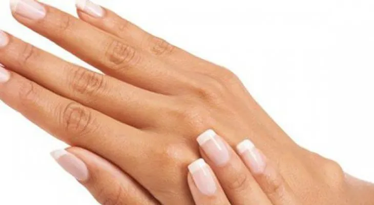 ¡Atención mujeres! Cinco cuidados indispensables para tus manos y uñas