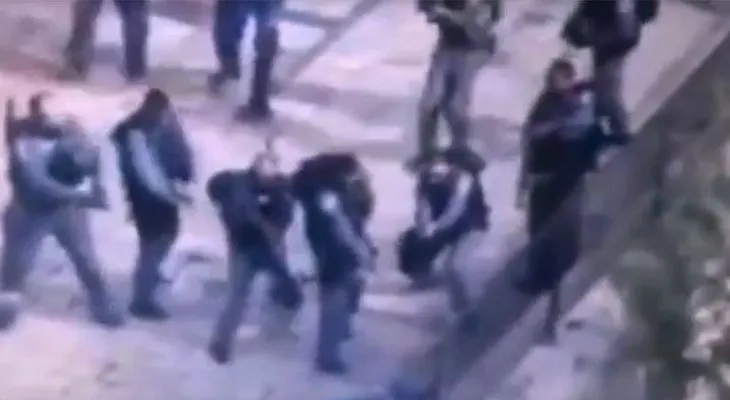 FUERTES IMÁGENES: Un joven palestino apuñala a policías israelíes y es asesinado a quemarropa