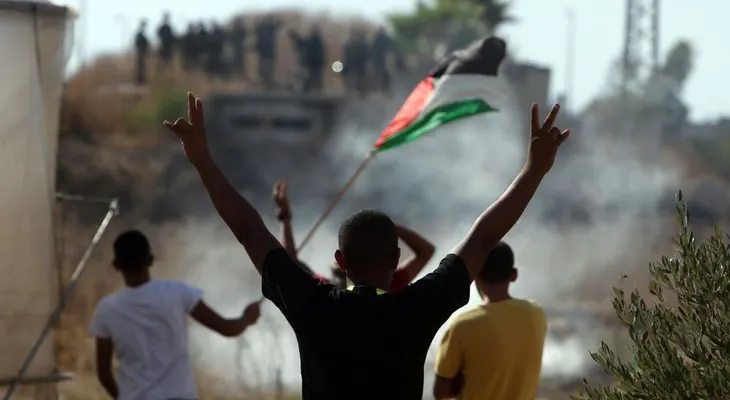 Manifestantes palestinos incendian complejo en la Tumba de José