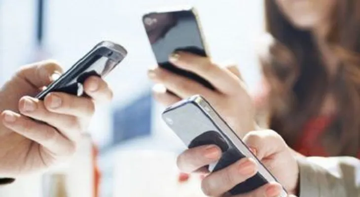 Un estudio confirma que su teléfono realmente lo está observando