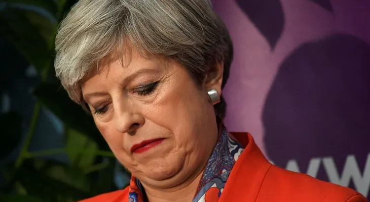 Renuncian los dos jefes de gabinete primera ministra británica Theresa May