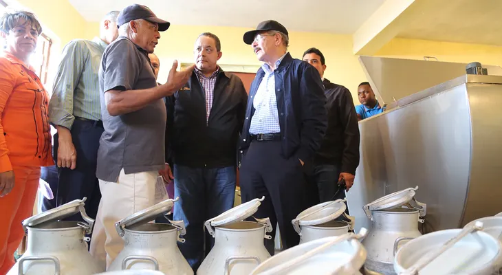Presidente Danilo Medina supervisa logros de asociación de ganaderos en Sabana Grande Boyá