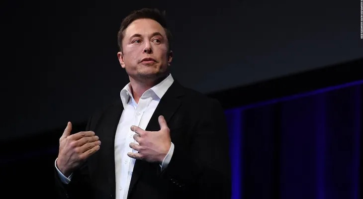 Elon Musk prueba sumergible que podría utilizarse en rescate en Tailandia